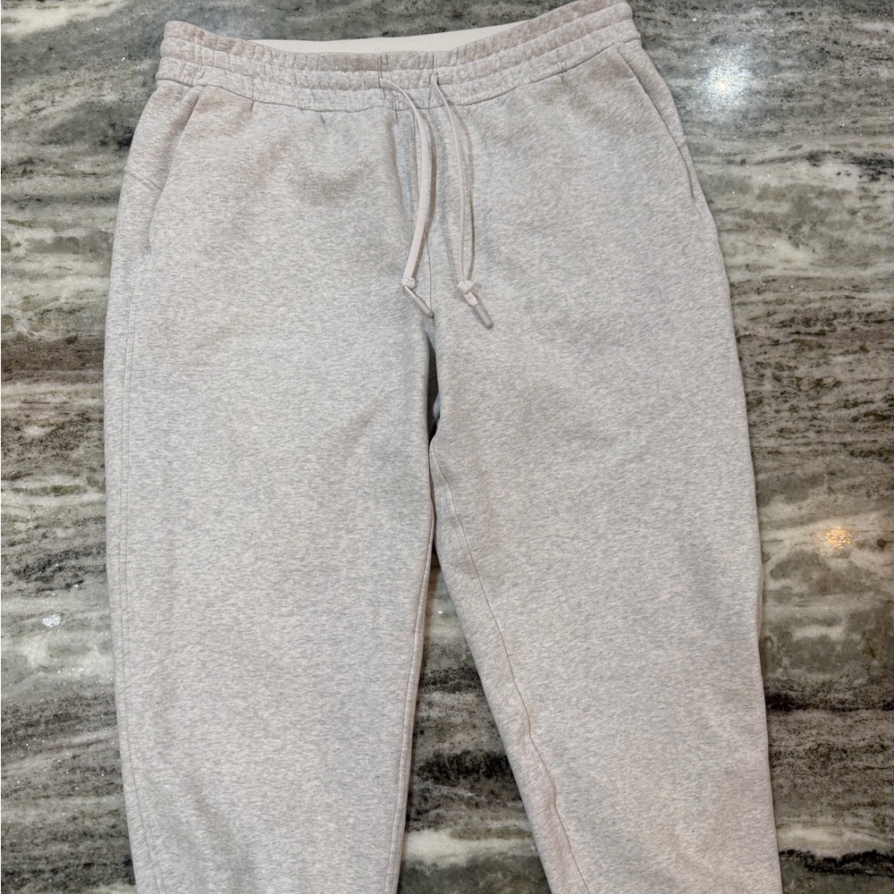 Lululemon Loungeful High-Rise Cropped Jogger Sweatpants
Size 12 - Picture 5 of 11
